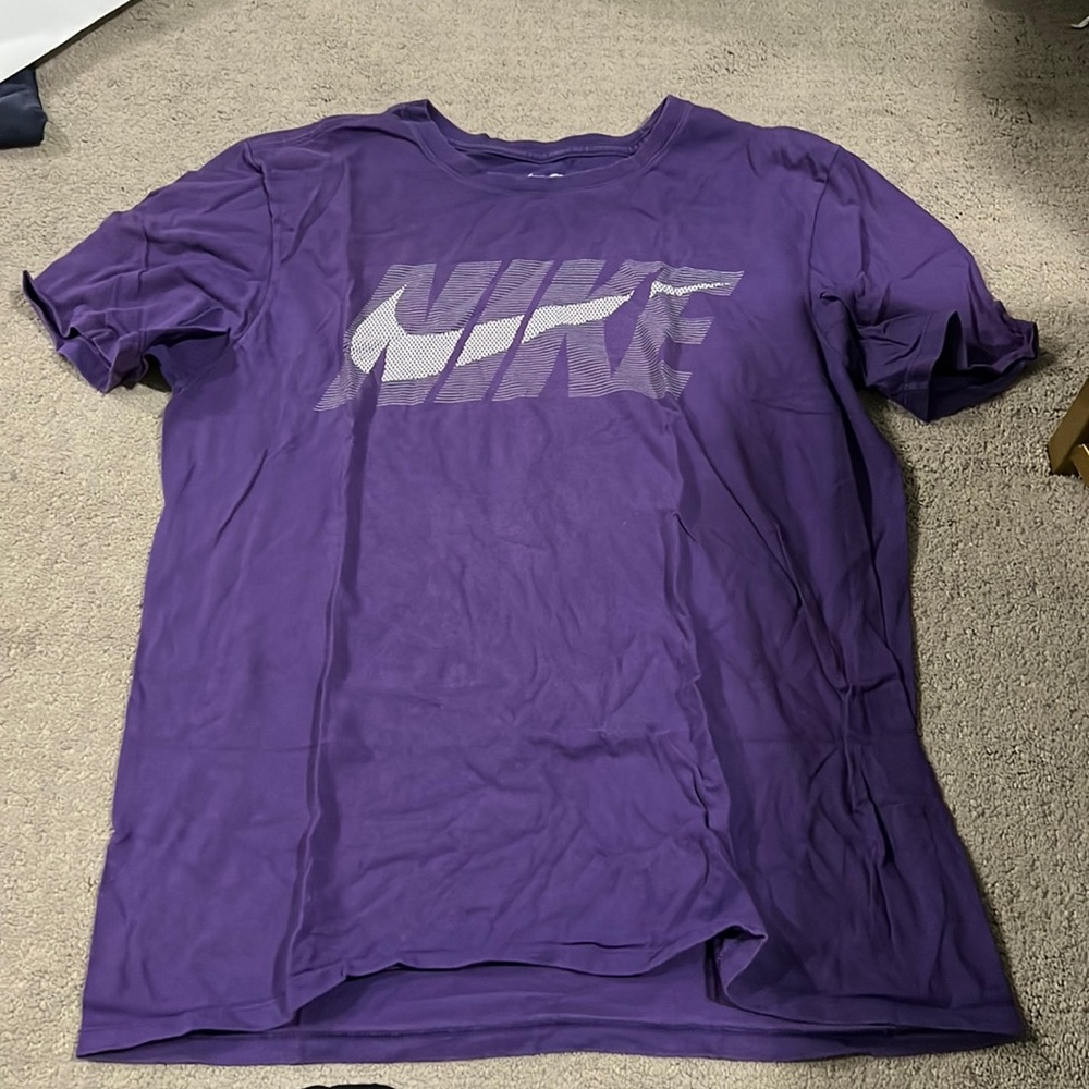 Nike men’s t shirt
